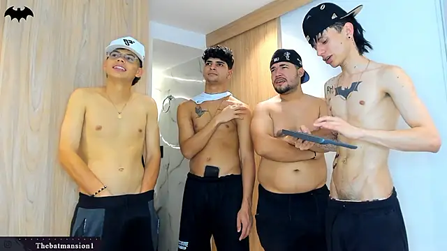 TheBatMansion: διαδικτυακό σόου στην κάμερα