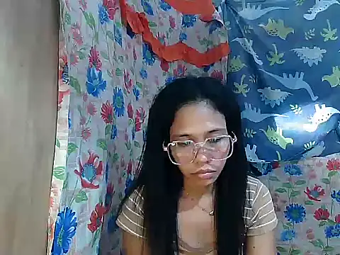 PinaySkinnyGirl's Live XXX Chat