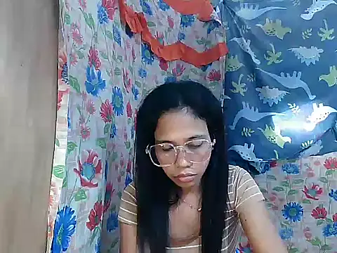 PinaySkinnyGirl 现场XXX聊天