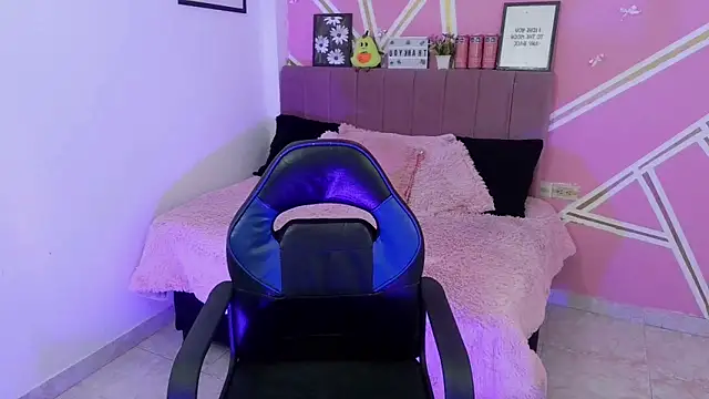 Natasha_Romanof18 লাইভ XXX চ্যাট