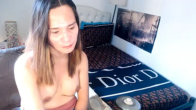 Show modela NinaDOM4CUM na web-kameri