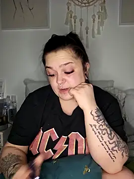 แชท XXX สดของ Saucy-Serenity