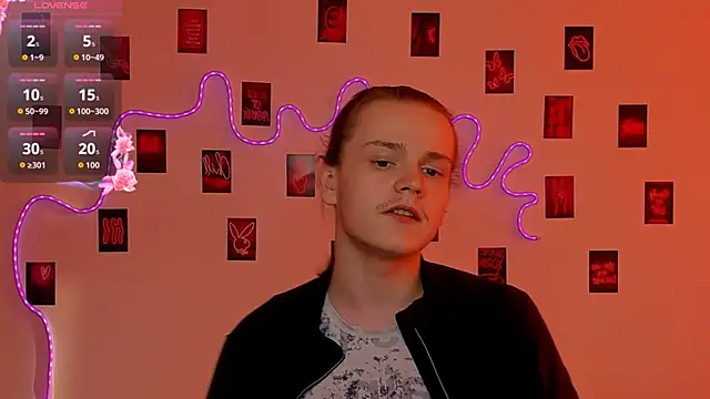 Show modela leo_void na web-kameri