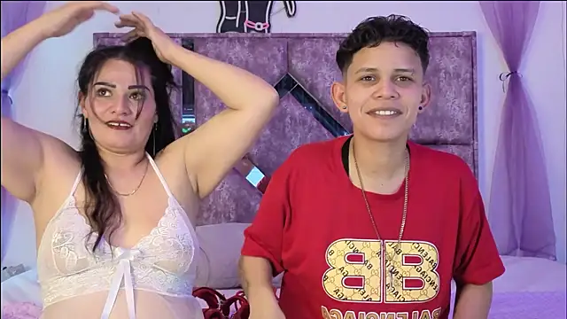 lesbian_Leslie_y_Alizon's Live XXX Chat