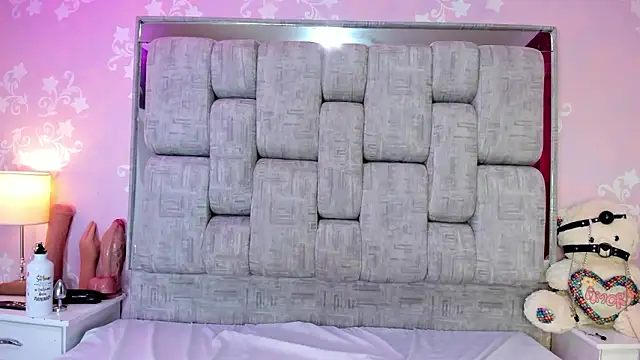 KarinaSimonz's Live XXX Chat