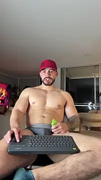 Valenthino_Salvatore live XXX chat