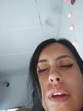 Queen_Ashly Pertunjukan Webcam