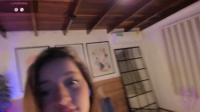 MiaKay1 现场XXX聊天