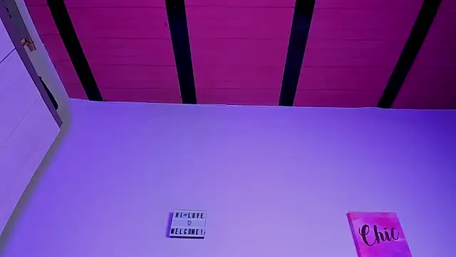 ViolettM 即時 XXX 聊天