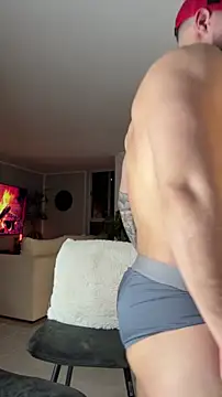 Show modela Valenthino_Salvatore na web-kameri