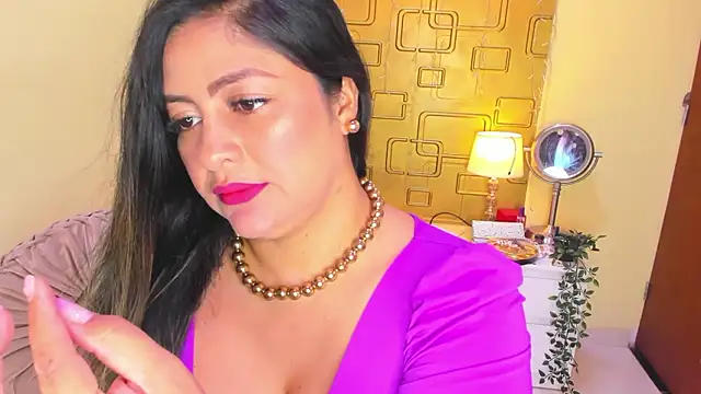 Julia_Haye Live XXX-Chat