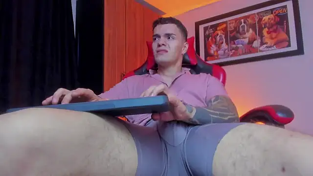 ALPHA_DOMINUS_ Show Webcam