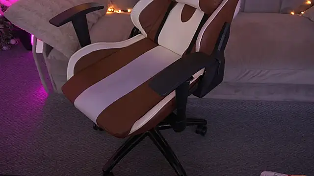 Živý XXX chat Kittywakee