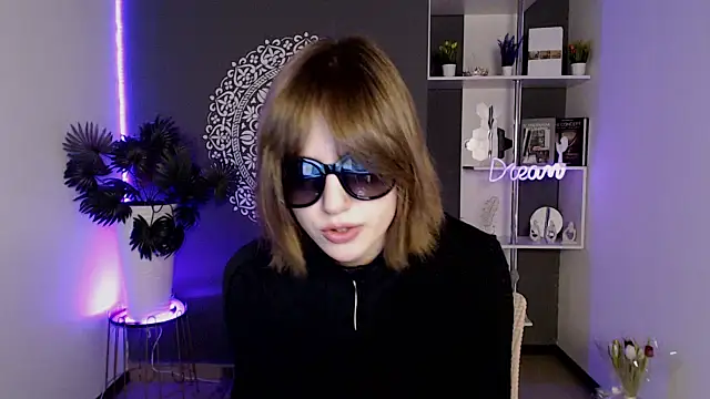 EchoScribe Adlı Modelin Canlı XXX Sohbeti