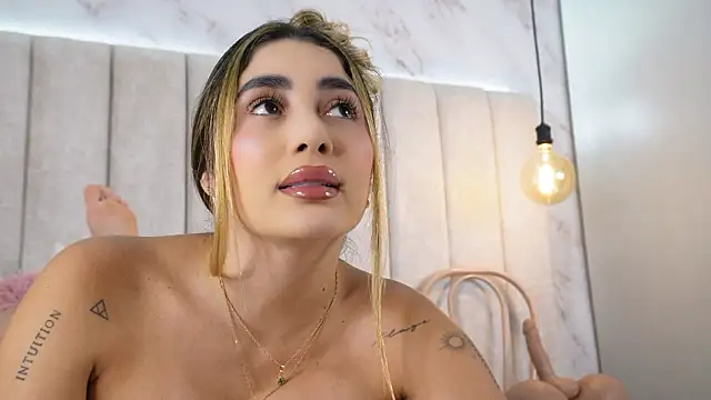 Annyy_Rossen Webbikameraesitys