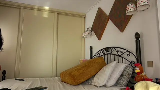 einneuesleben Adlı Modelin Canlı XXX Sohbeti