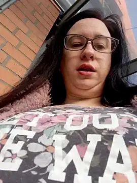 Chat +18 de Tinka-Bella-Privat ao vivo