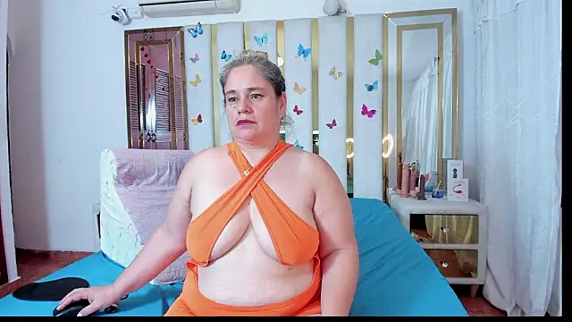 AnyelaGitanaMature 即時 XXX 聊天