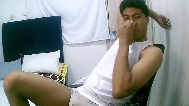 joused_dominic Adlı Modelin Canlı XXX Sohbeti