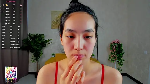 FlirtyAura 即時 XXX 聊天