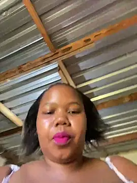 Curvycandy95 即時 XXX 聊天