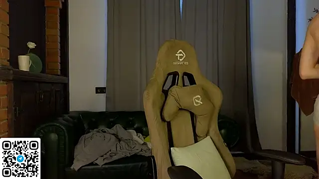 Cute_Mike Adlı Modelin Canlı XXX Sohbeti