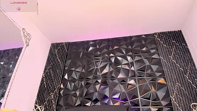 AriadnaLoren 即時 XXX 聊天