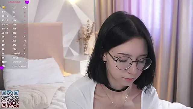 DeliaLoma 即時 XXX 聊天