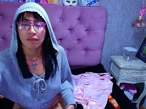 XLunaAdamsX Webcamshow