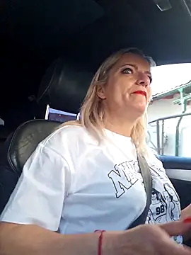 LadyTouch live XXX chat