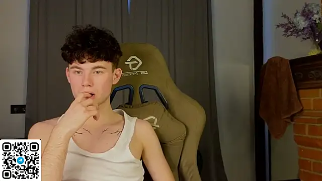 Cute_Mike Show Webcam