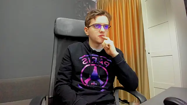 Chatroom XXX en direct de FelixStarkk