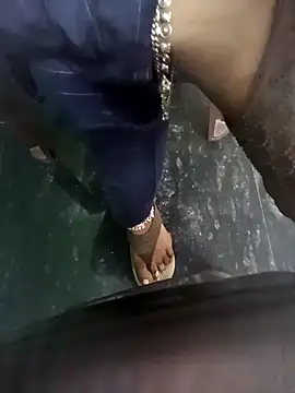 Aafreen_36 লাইভ XXX চ্যাট