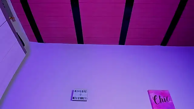 ViolettM 即時 XXX 聊天