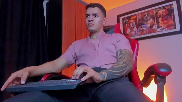 ALPHA_DOMINUS_ 即時 XXX 聊天