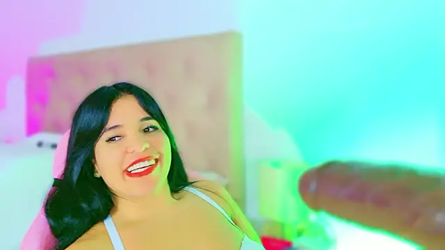 CharlootteEvans – Naživo XXX chat