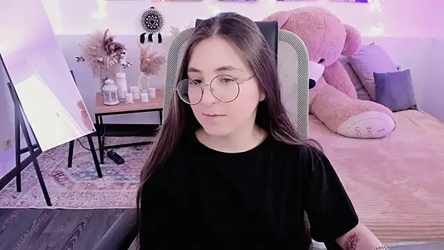 VirtuallVoyant's Live XXX Chat