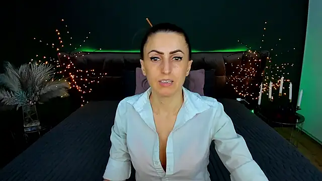 Rebecca_Diamond 即時 XXX 聊天