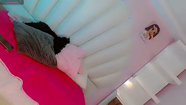 Daniiela_Ember webcam show