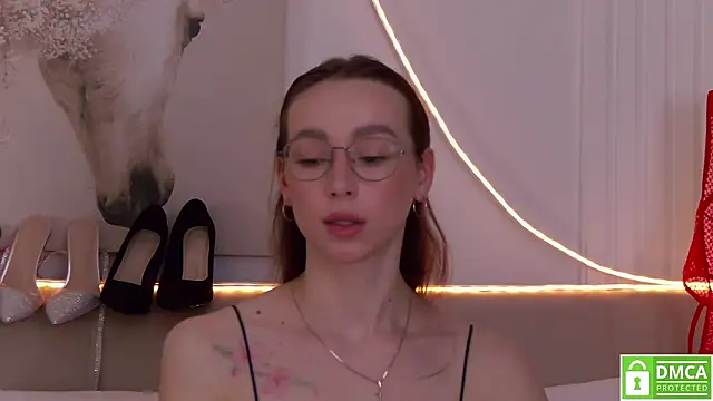 Emily_Simon Adlı Modelin Canlı XXX Sohbeti