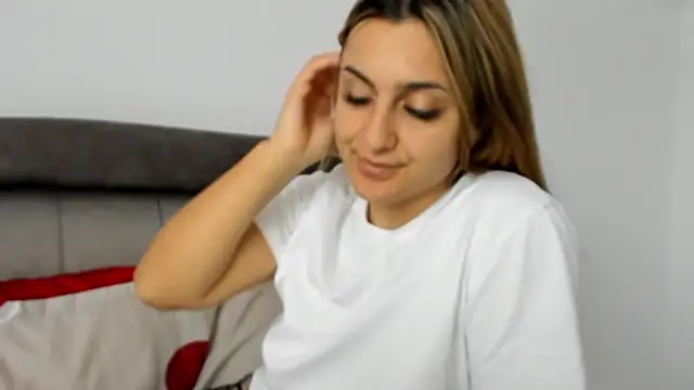 NicolePlay élő XXX-chatje