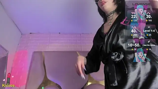 NaniiSisy 即時 XXX 聊天