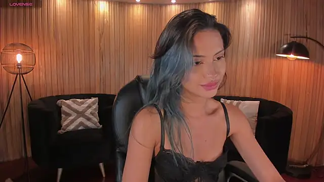 Chatroom XXX en direct de KayraLanne