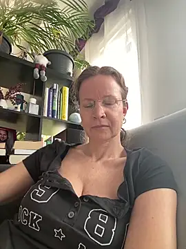 XXX chat uživo modela AnnikaRose