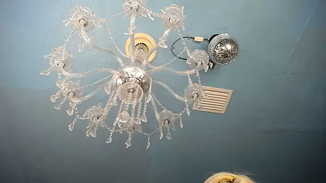 XXX chat uživo modela ADRIANNA_FOX