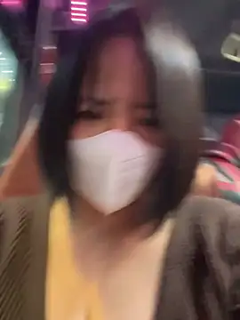 May-Squirt: διαδικτυακό σόου στην κάμερα