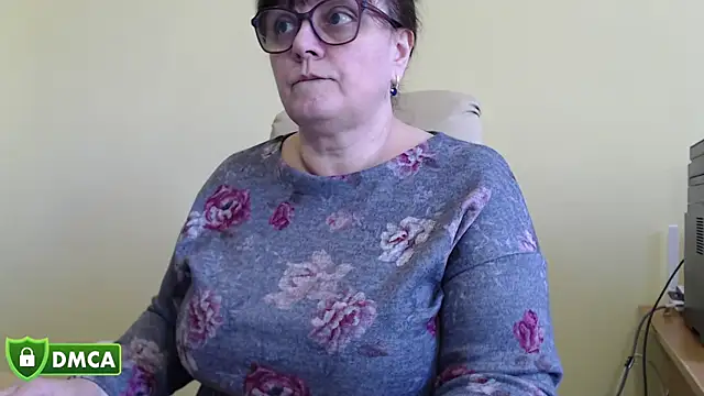 Show modela BrandiOhNight na web-kameri