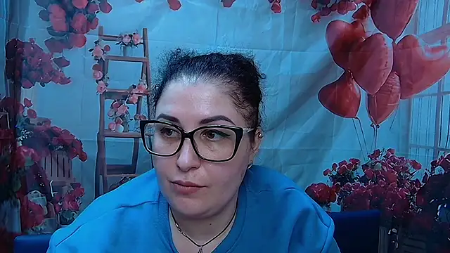 JannaCurvy webcam show