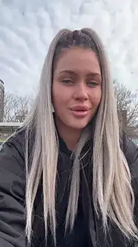 KikiWatson Live XXX-Chat