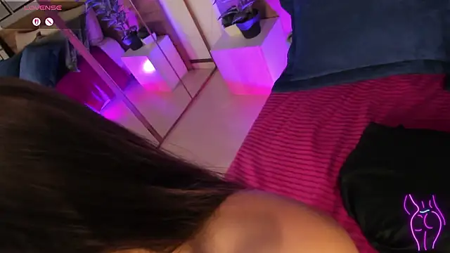 MiaKay1 live XXX chat